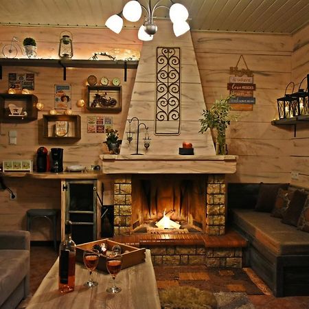 Agiaz' Bed & Breakfast Arachova Bagian luar foto