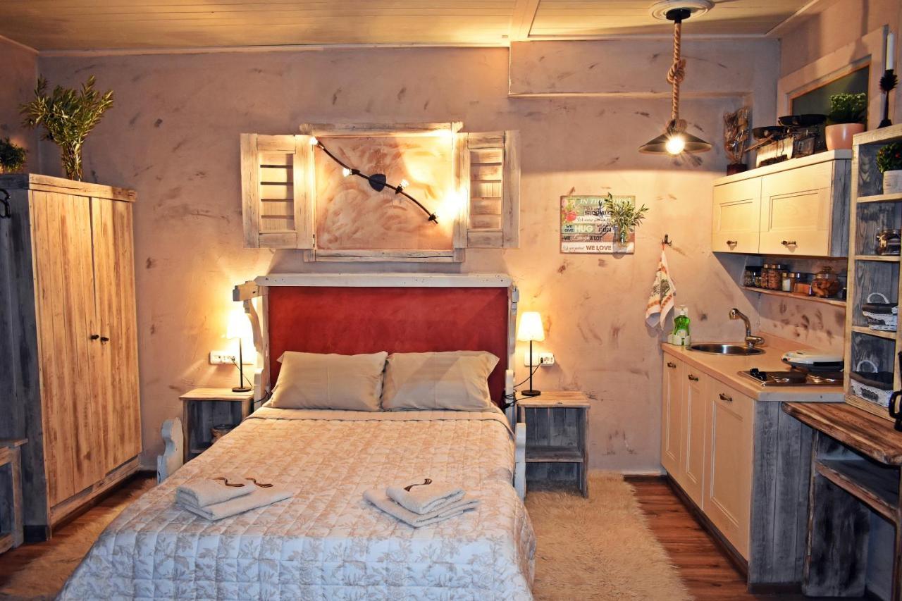 Agiaz' Bed & Breakfast Arachova Bagian luar foto